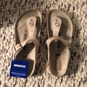 BRAND NEW women’s Birkenstock’s